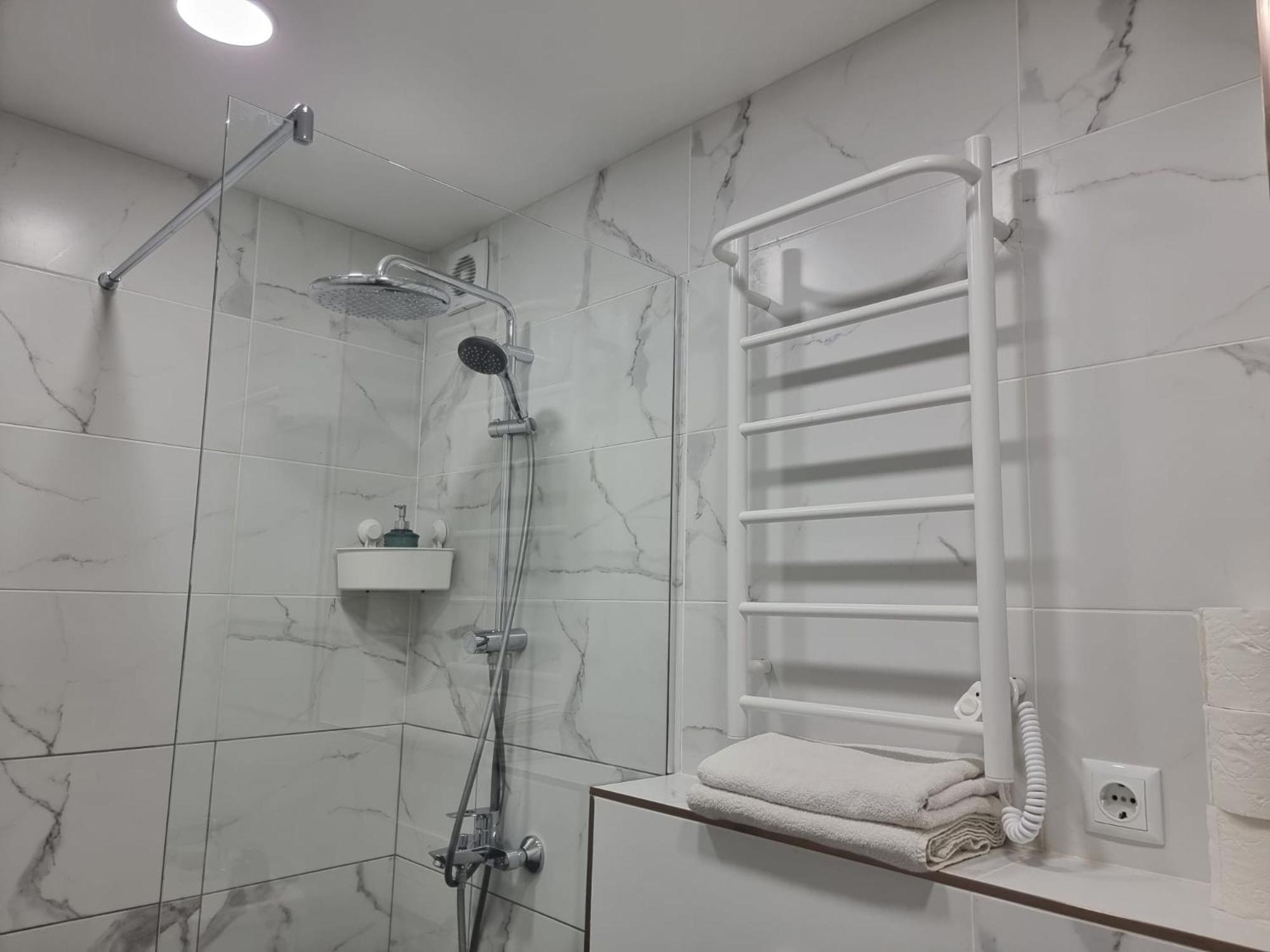 Apartment, New Renovated In Quiet Center With Balcony With Parking Íbúð