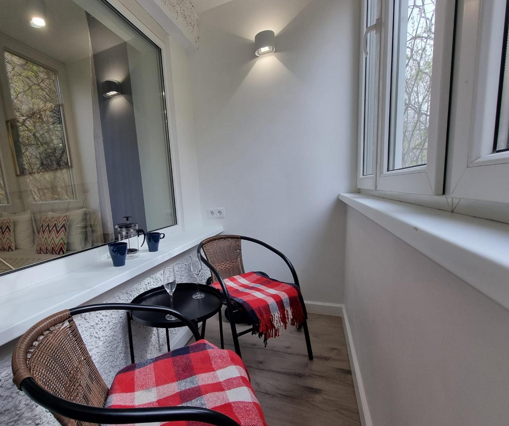 Apartment, New Renovated In Quiet Center With Balcony With Parking Riga