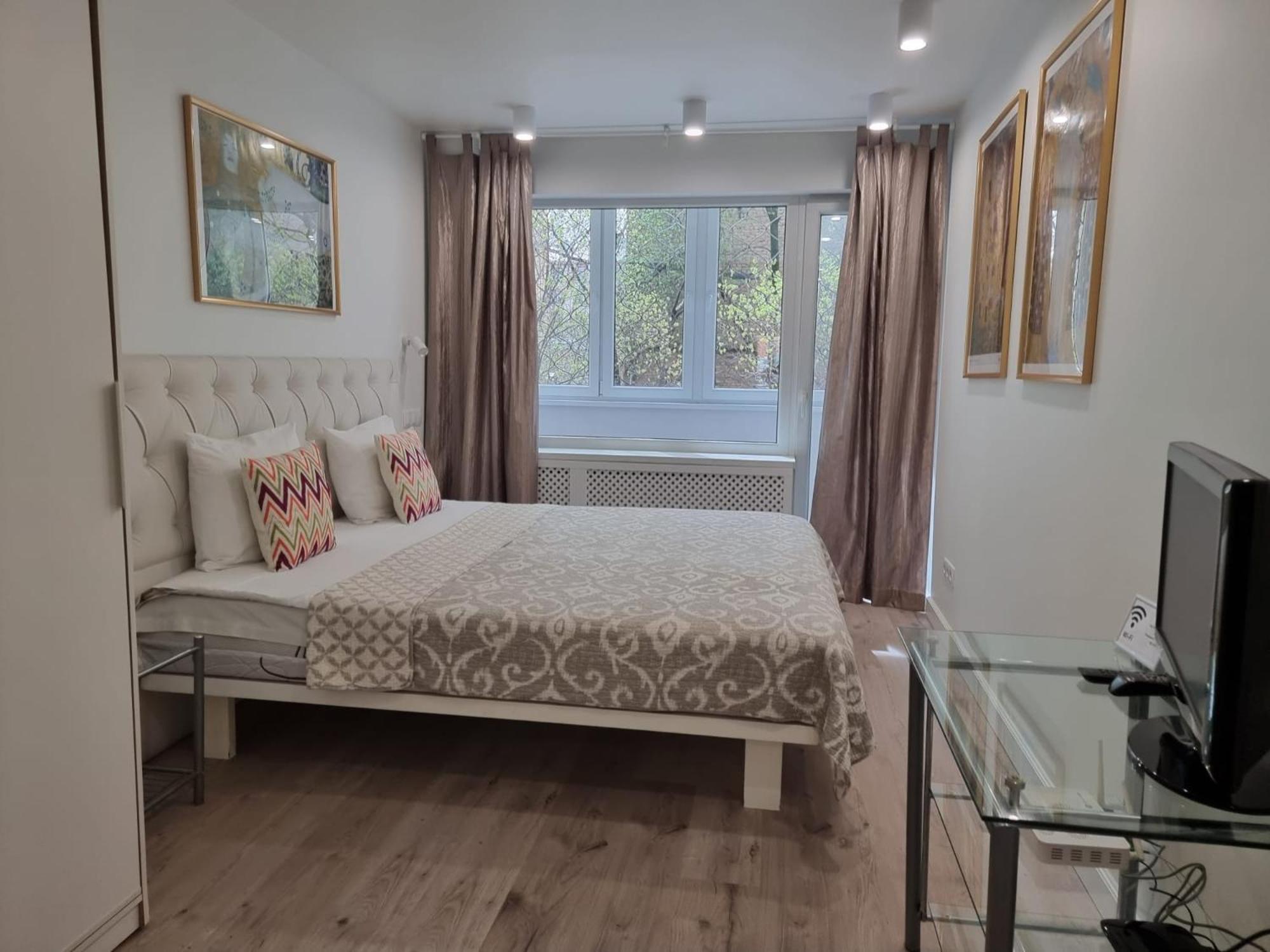 Apartment, New Renovated In Quiet Center With Balcony With Parking Íbúð